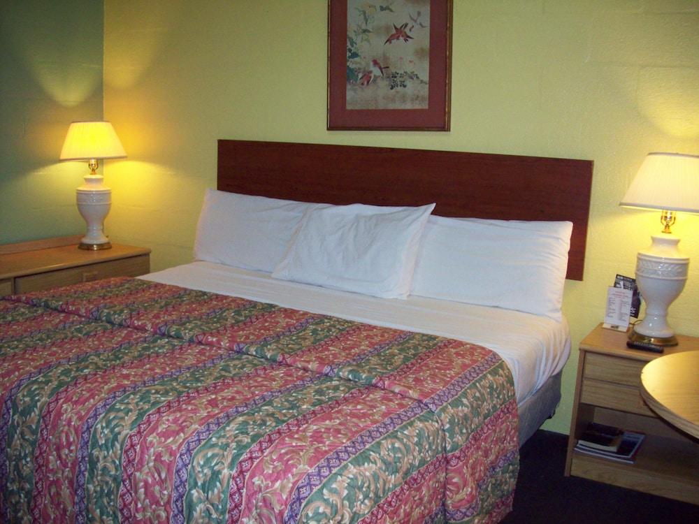 Budget Inn Sanderson photo 15