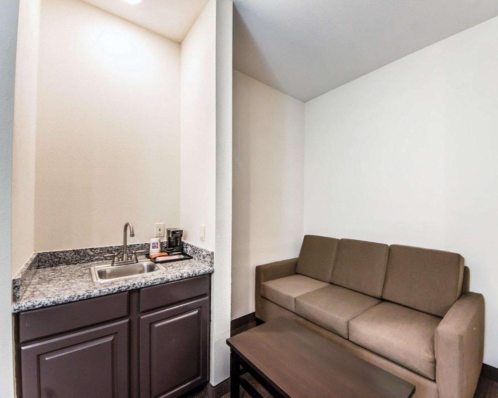 Sleep Inn & Suites Guthrie - Edmond North photo 12
