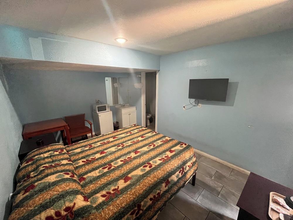Packsaddle Motel photo 3