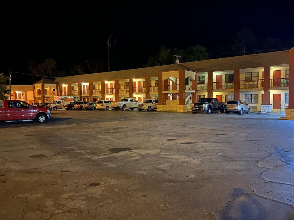 Budget Inn of Jasper photo 1