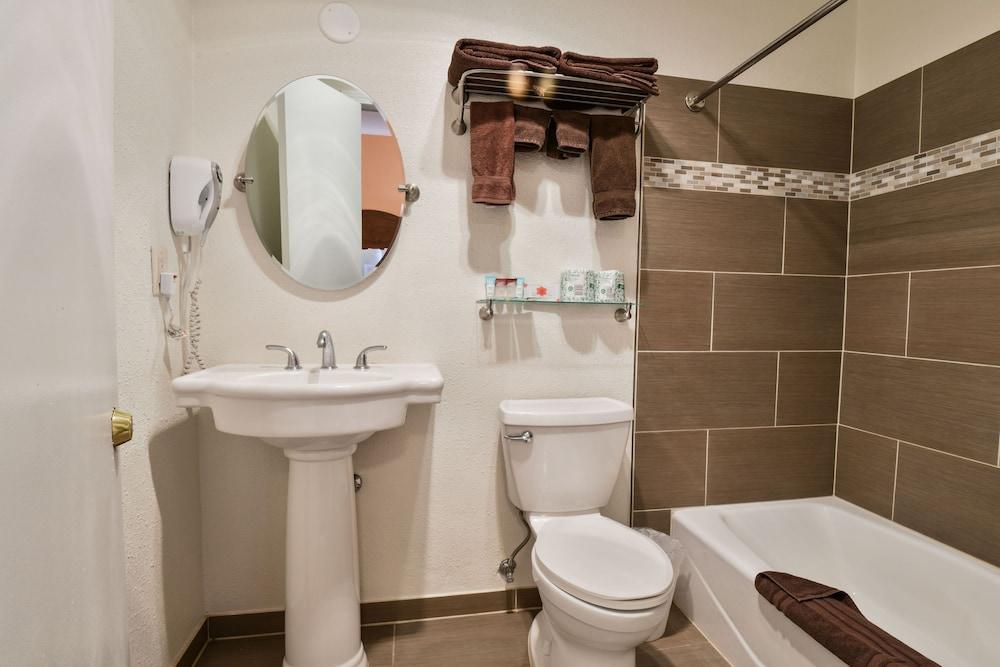 Adventure Inn & Motel photo 22