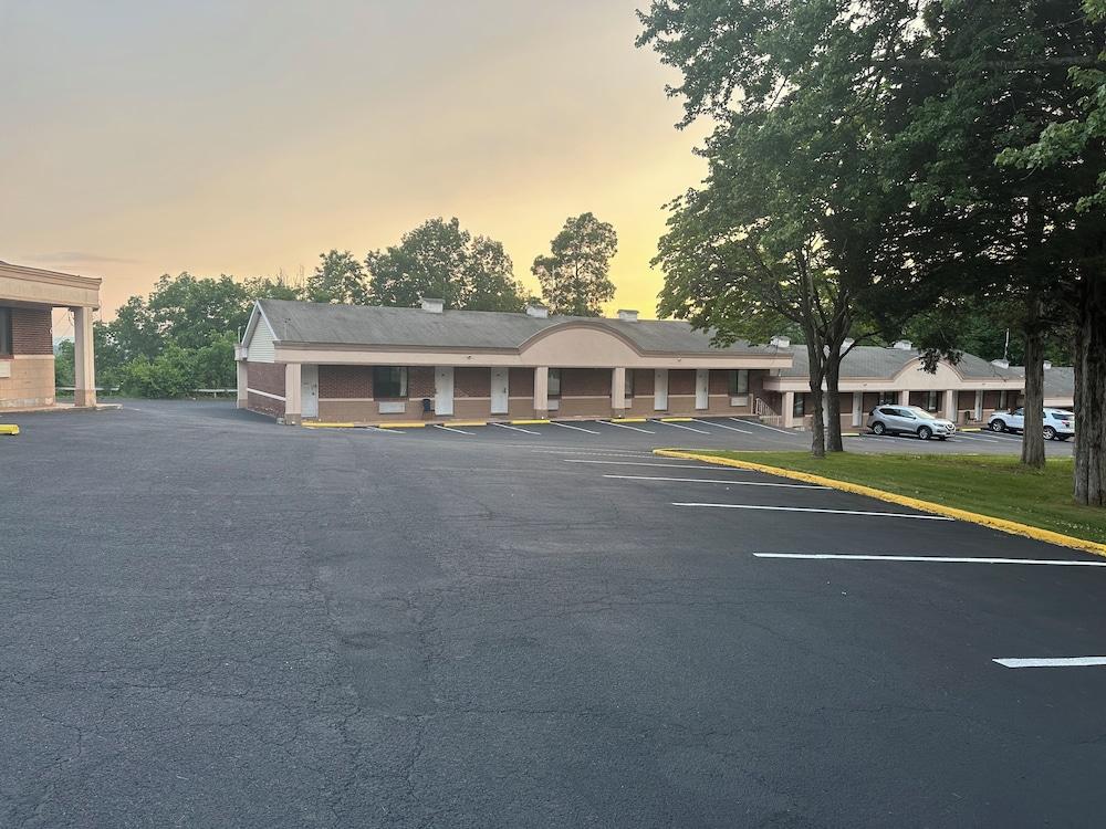 Kingston Motel photo 3