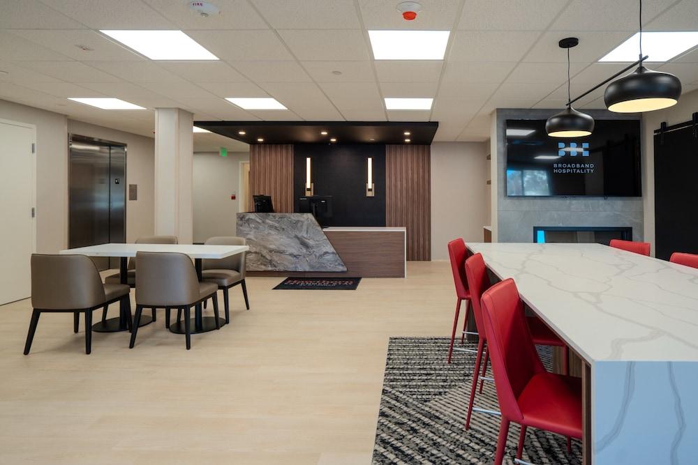 Hawthorn Extended Stay by Wyndham Jackson Alpine photo 2