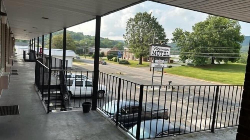 Virginian Motel photo 11