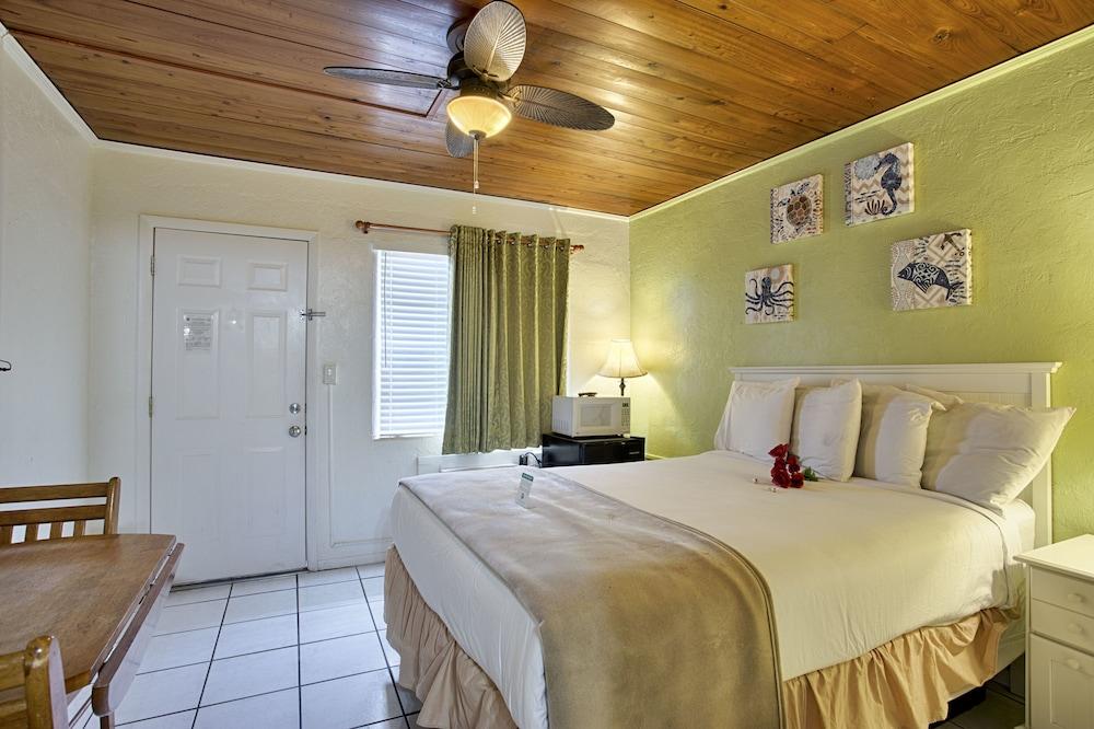 Island Breeze Inn photo 25