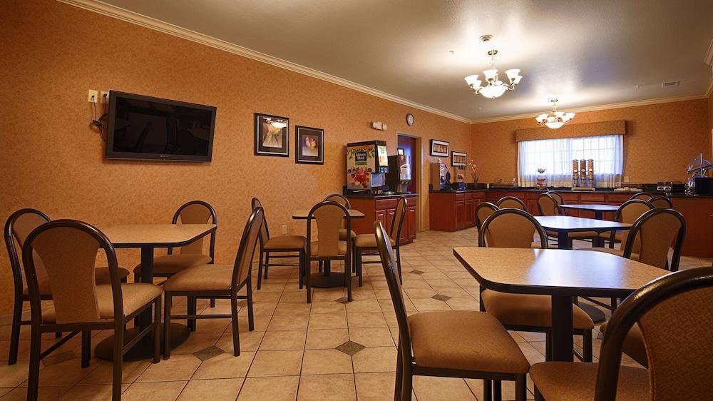 Best Western Henrietta Inn & Suites photo 14