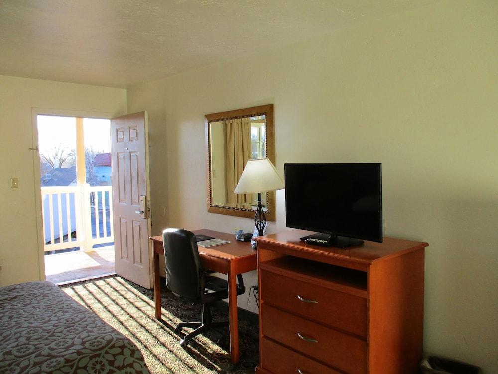Days Inn by Wyndham Montrose photo 18