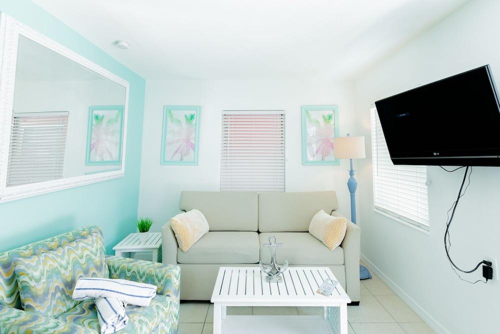 Cabanas of Treasure Island photo 3