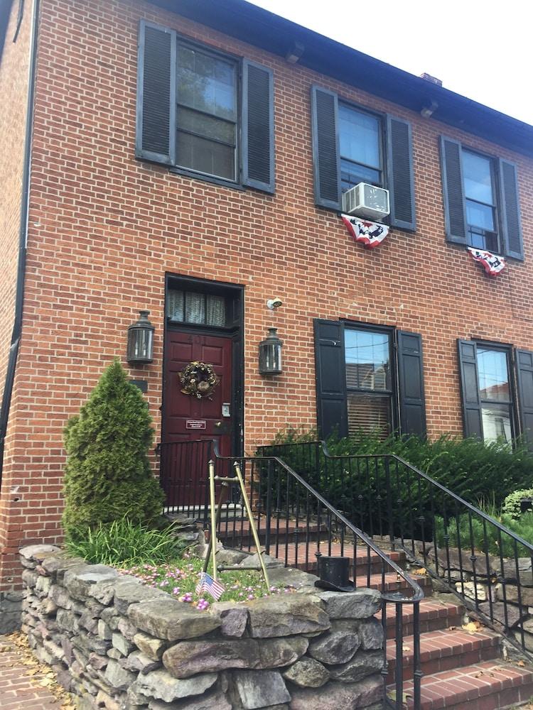 Historic Farnsworth House Inn photo 41