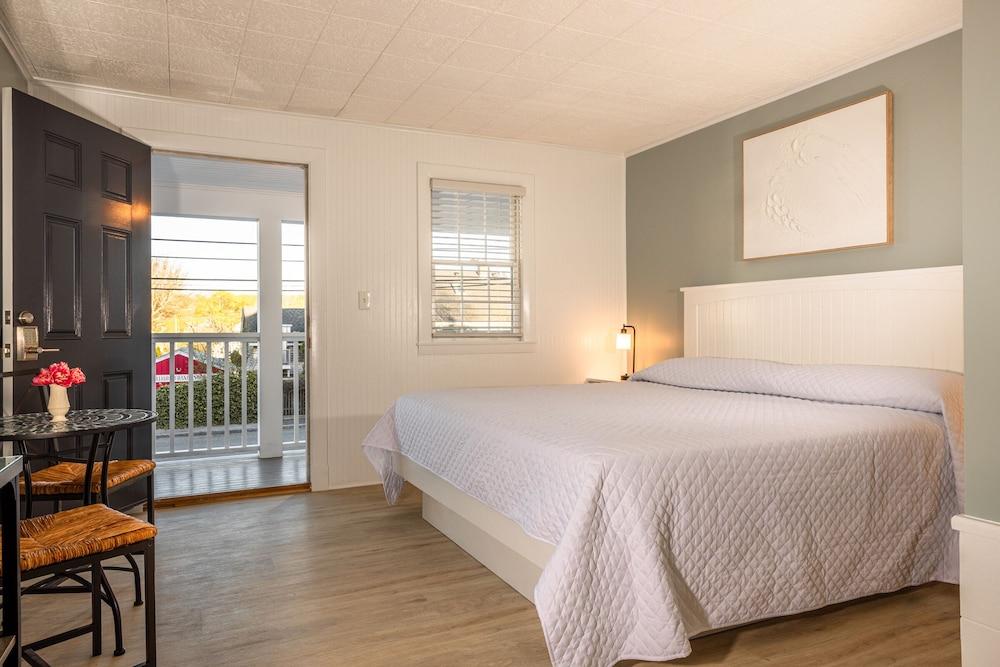Eagle House Motel photo 62