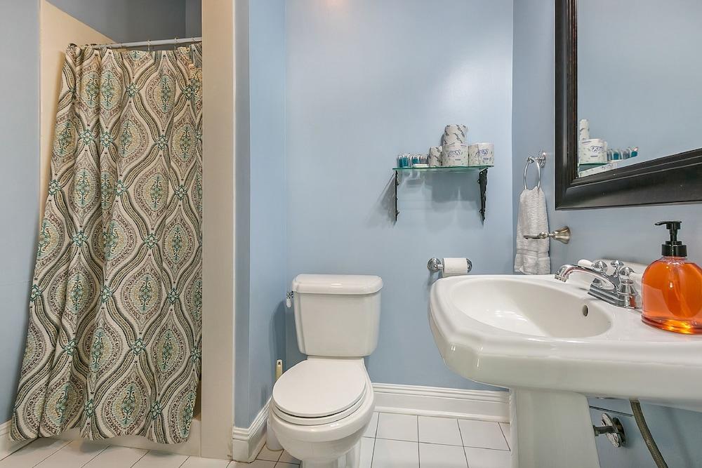 Canal Express Rooms photo 4
