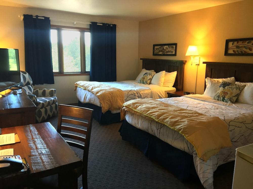 Open Hearth Lodge photo 65