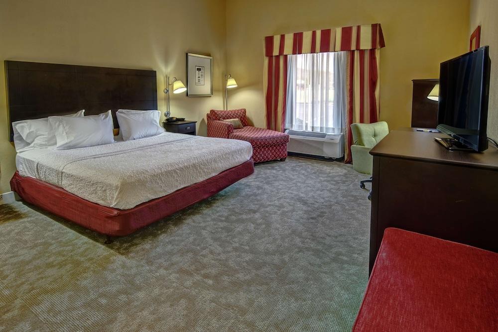 Hampton Inn Jacksonville-Anniston Area photo 14