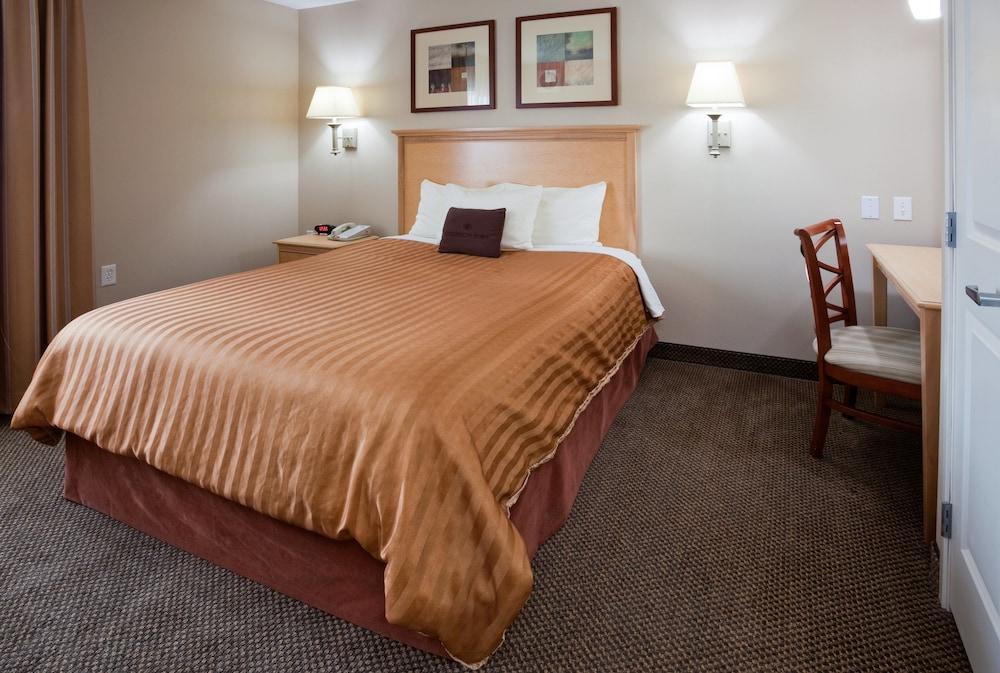 Candlewood Suites Milwaukee Brown Deer by IHG photo 13