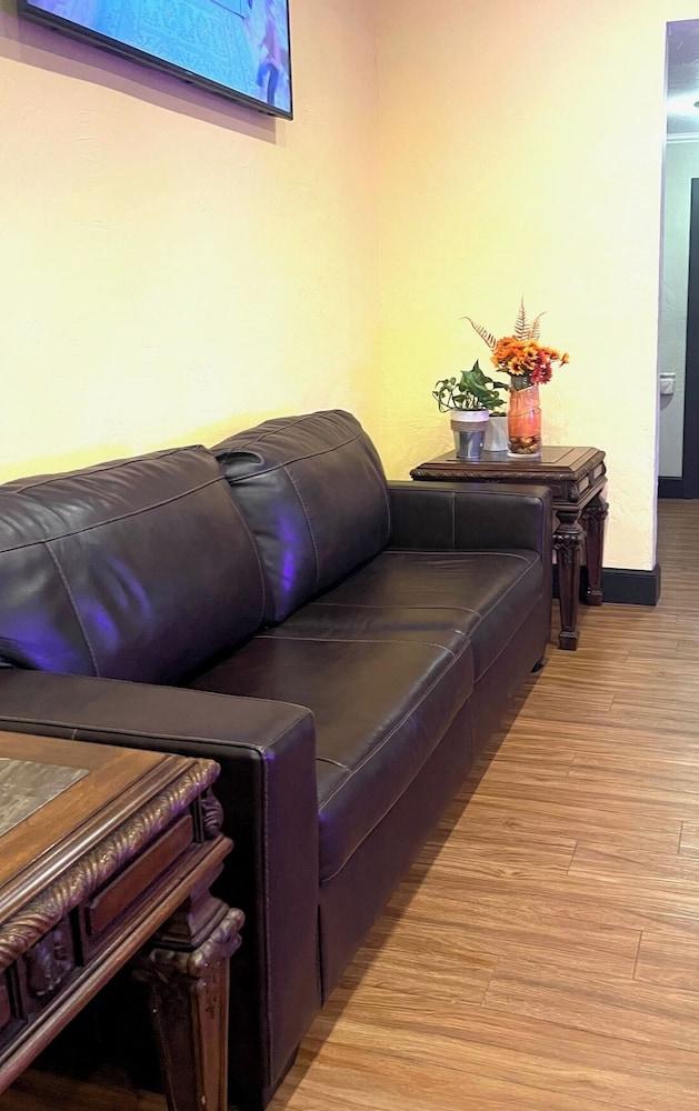 The Oasis Extended Stay photo 8