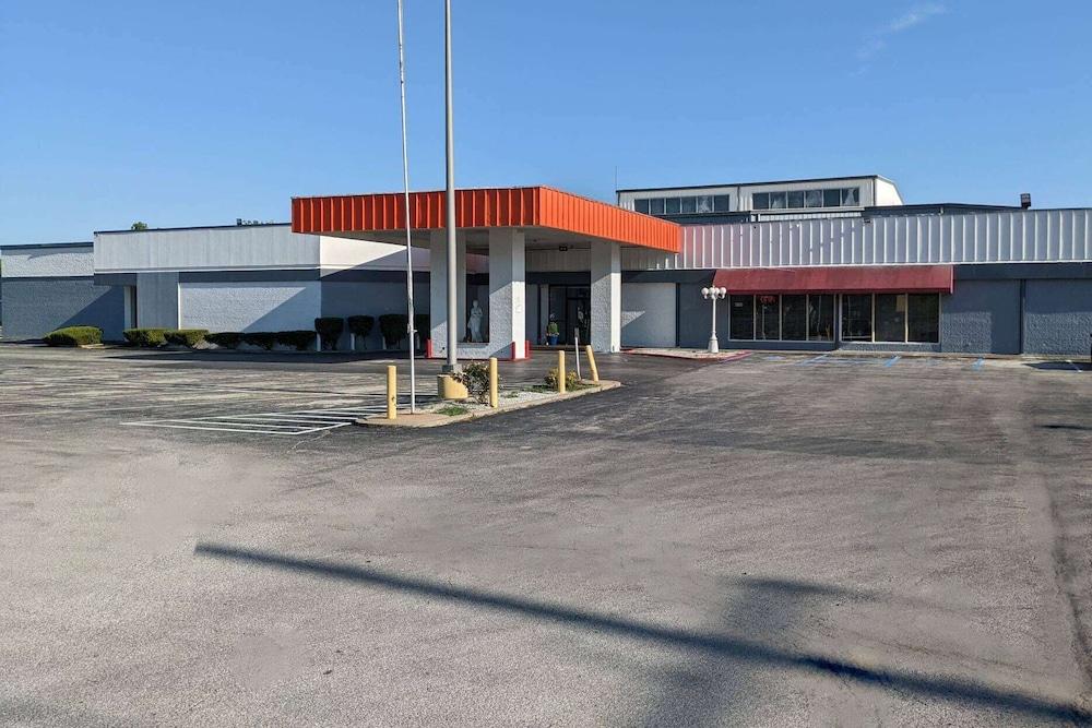 Howard Johnson BY Wyndham Hannibal photo 2