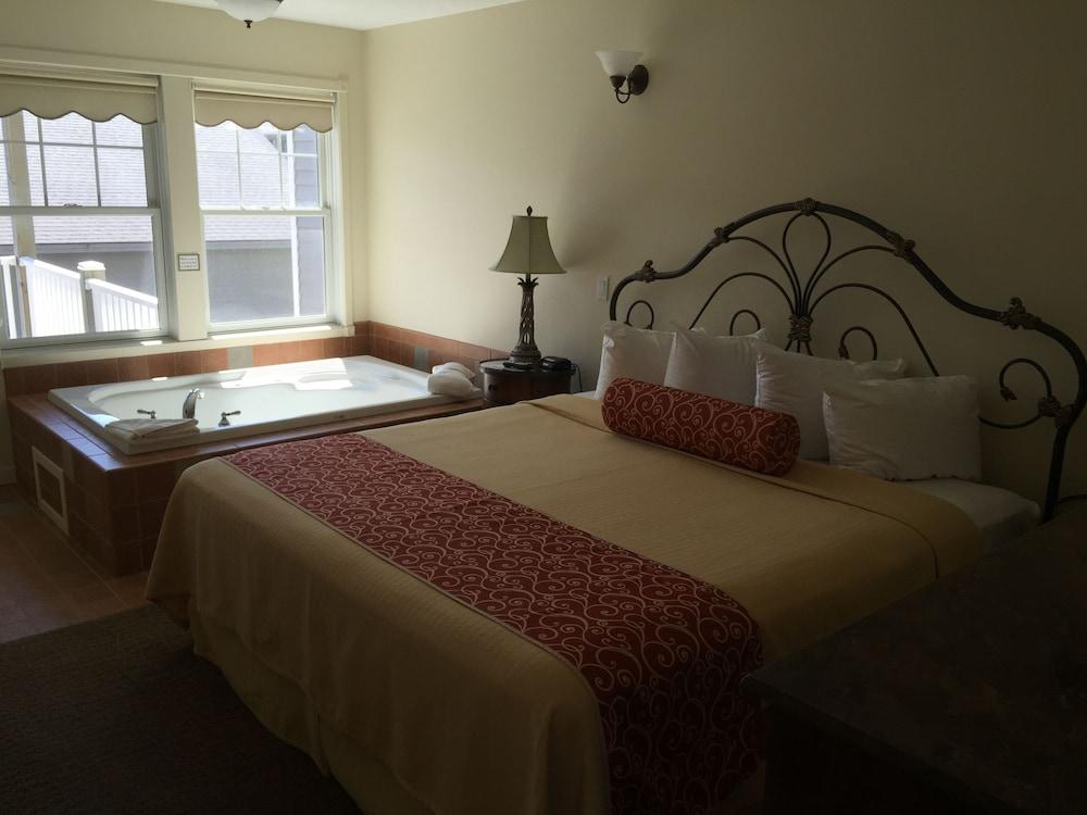 Harbor Lights Resort photo 4