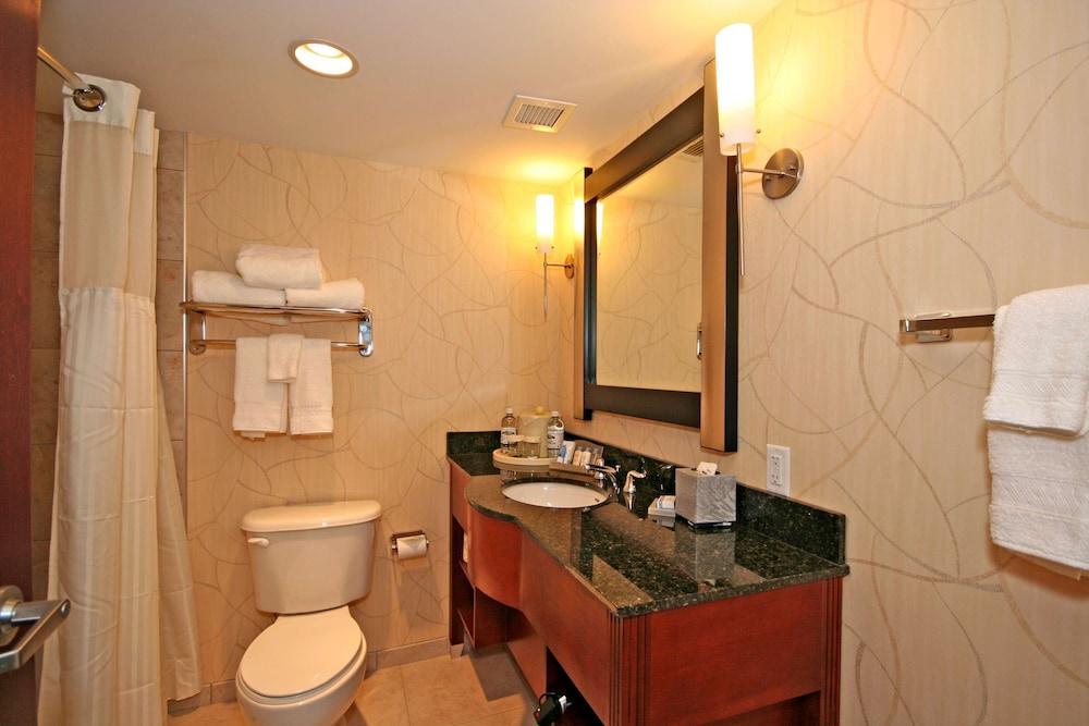 DoubleTree by Hilton Greensboro photo 14
