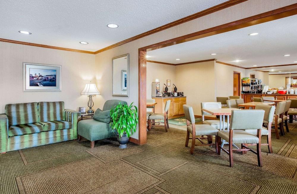 La Quinta Inn by Wyndham Detroit Southgate photo 45