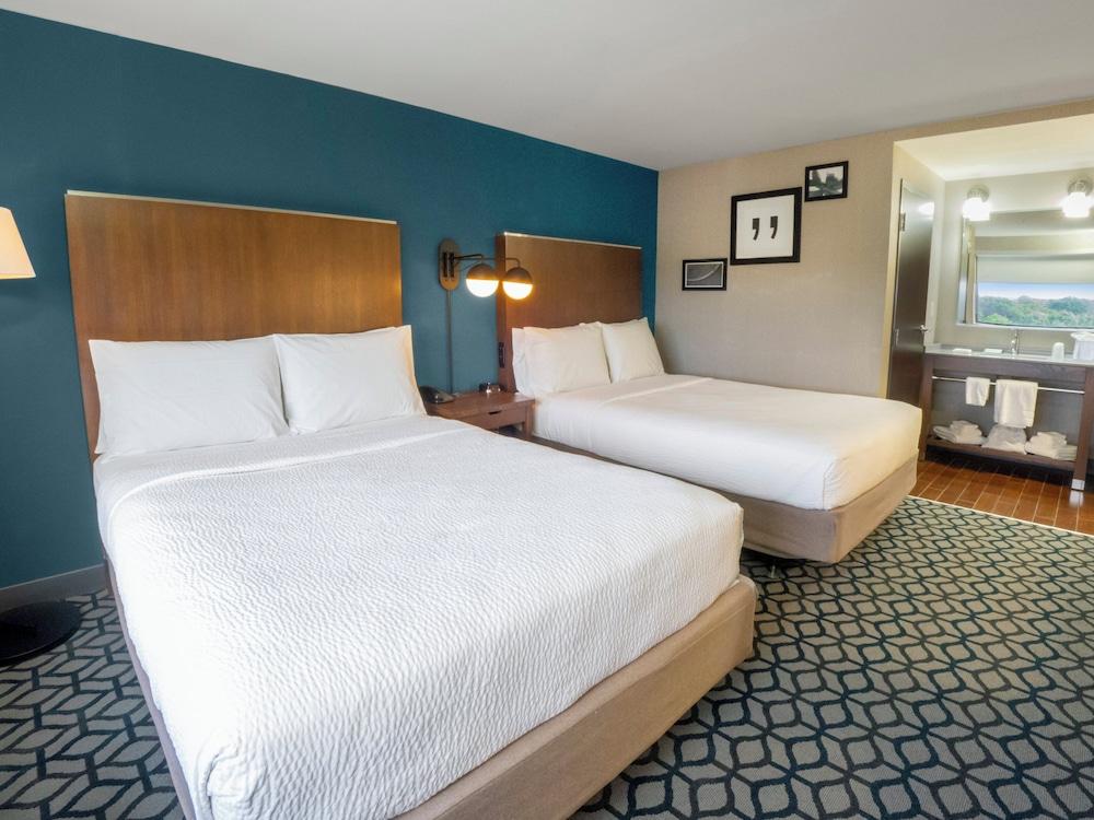 Crowne Plaza Niagara Falls NY Riverside by IHG photo 13