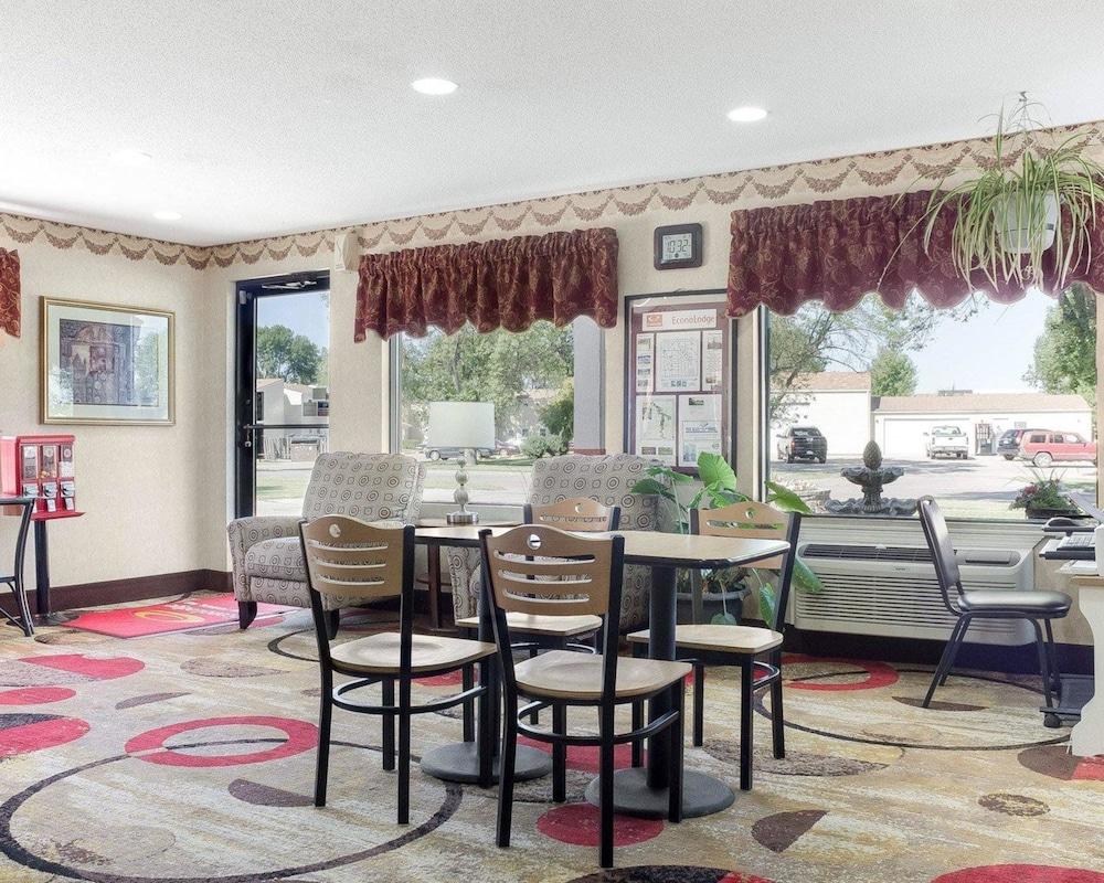 Econo Lodge Grand Forks near University photo 13