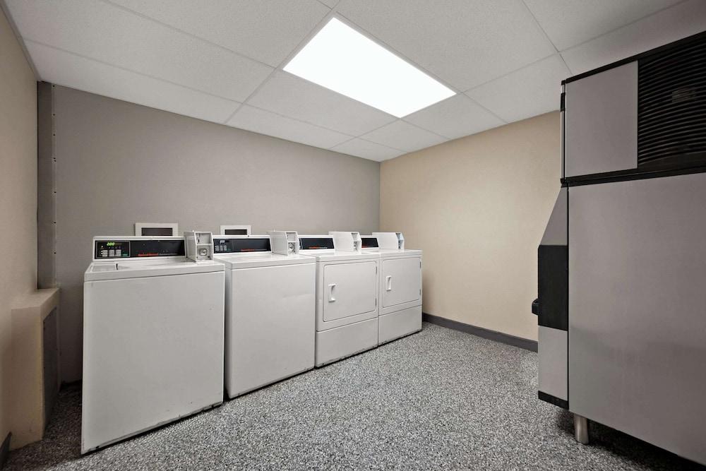 Suburban Studios Peoria photo 22