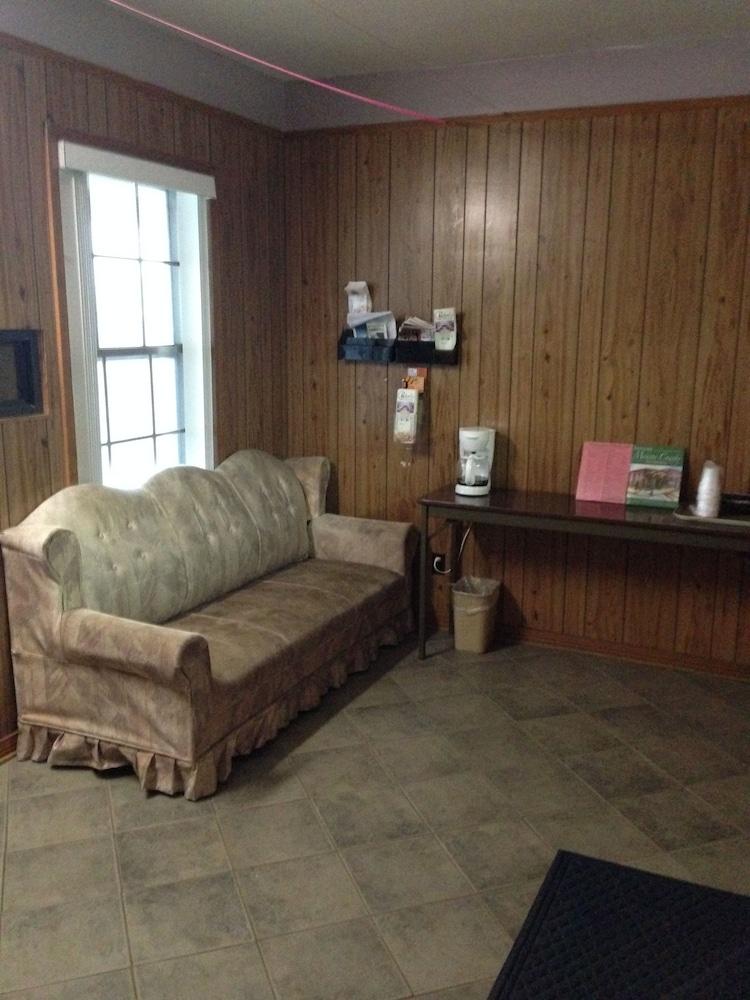 Royal Inn photo 3