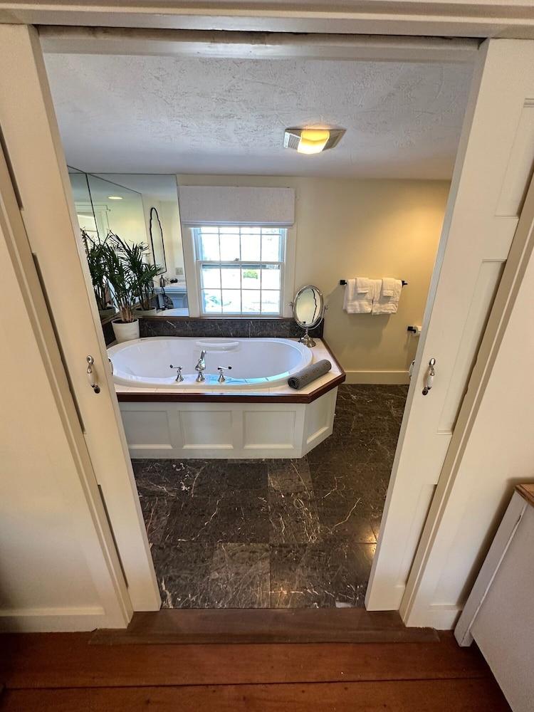 Inn at Perkins Cove photo 66