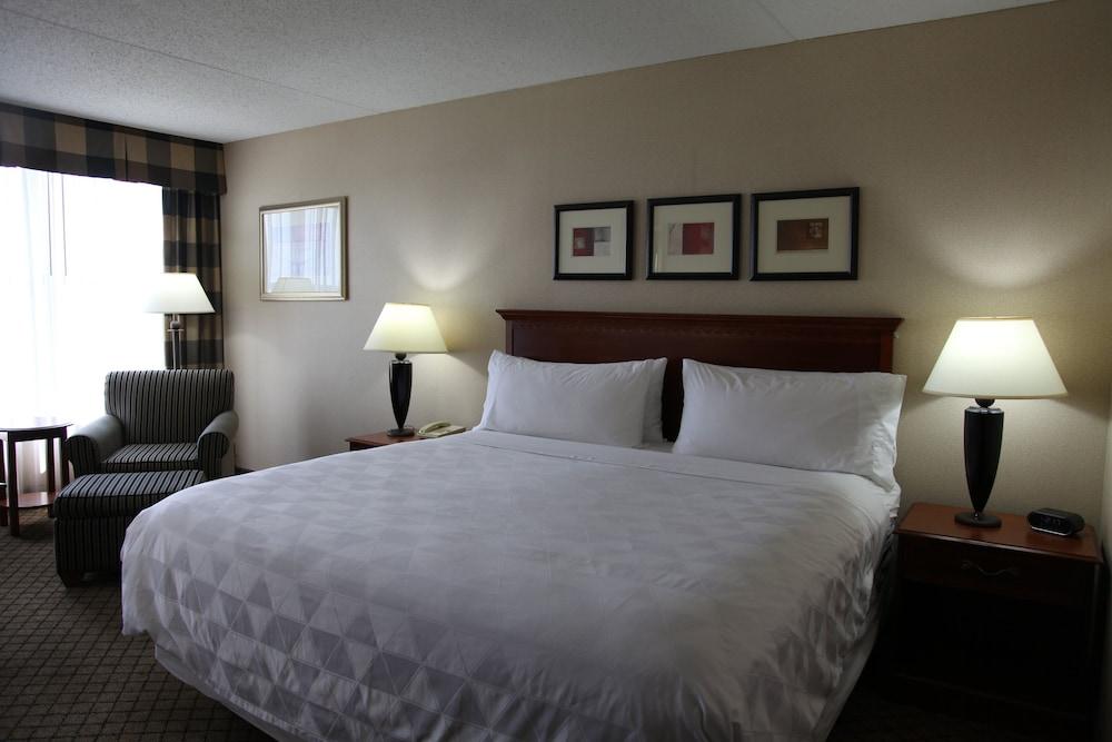 DoubleTree by Hilton Dayton Fairborn photo 10
