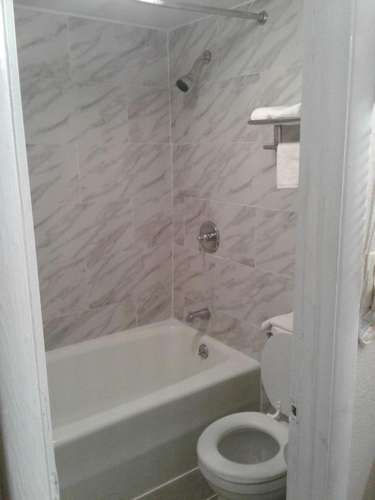 Budget Inn Express photo 22