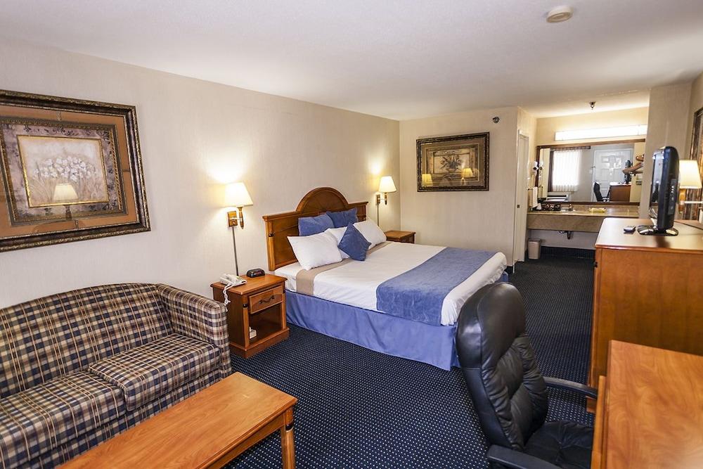 Downtowner Inn and Suites Hobby photo 6