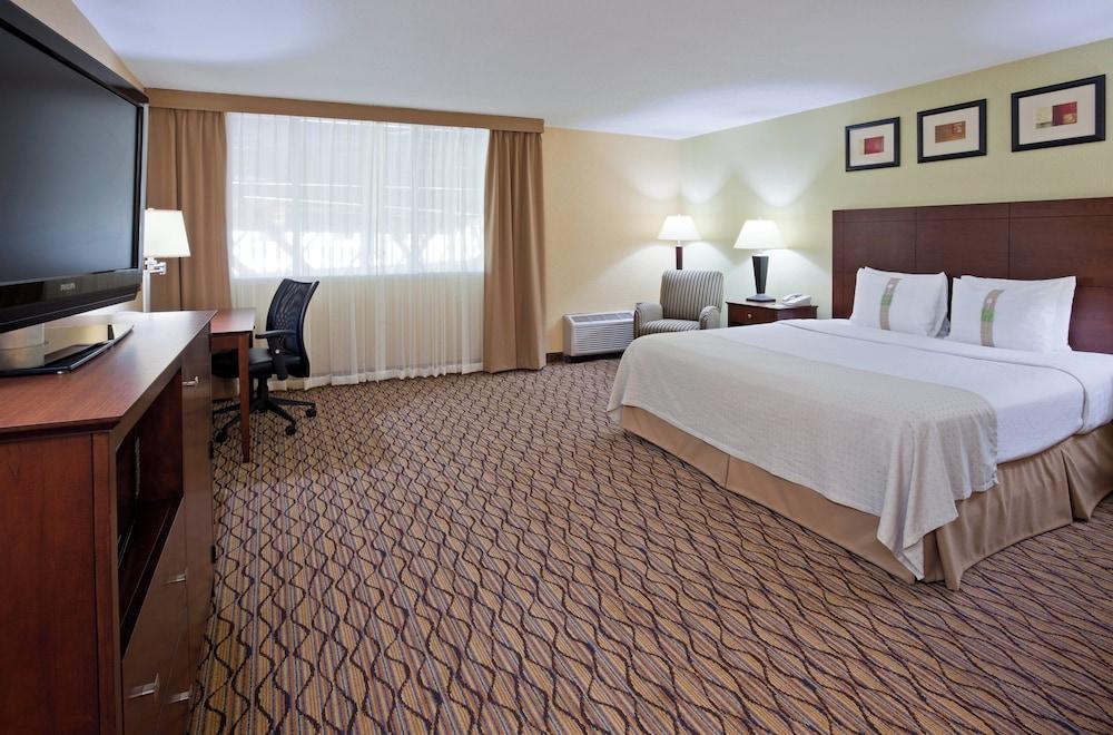 Holiday Inn Bloomington Airport South Mall Area by IHG photo 13