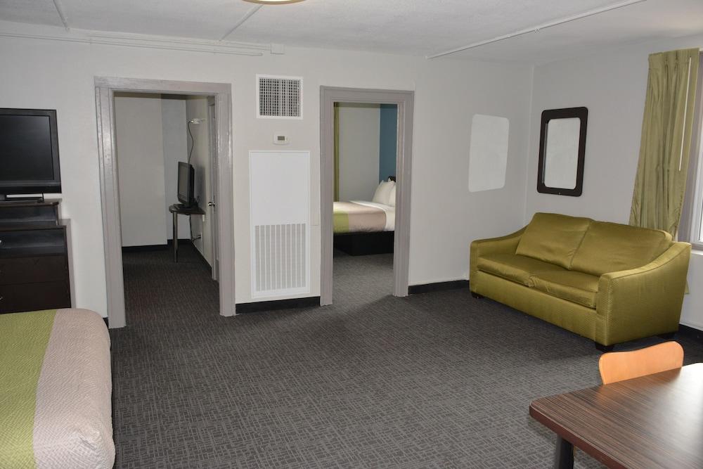 Quality Inn & Suites Kansas City Downtown photo 12