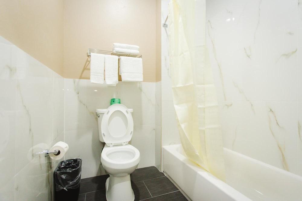 Budget Host Inn and Suites photo 45
