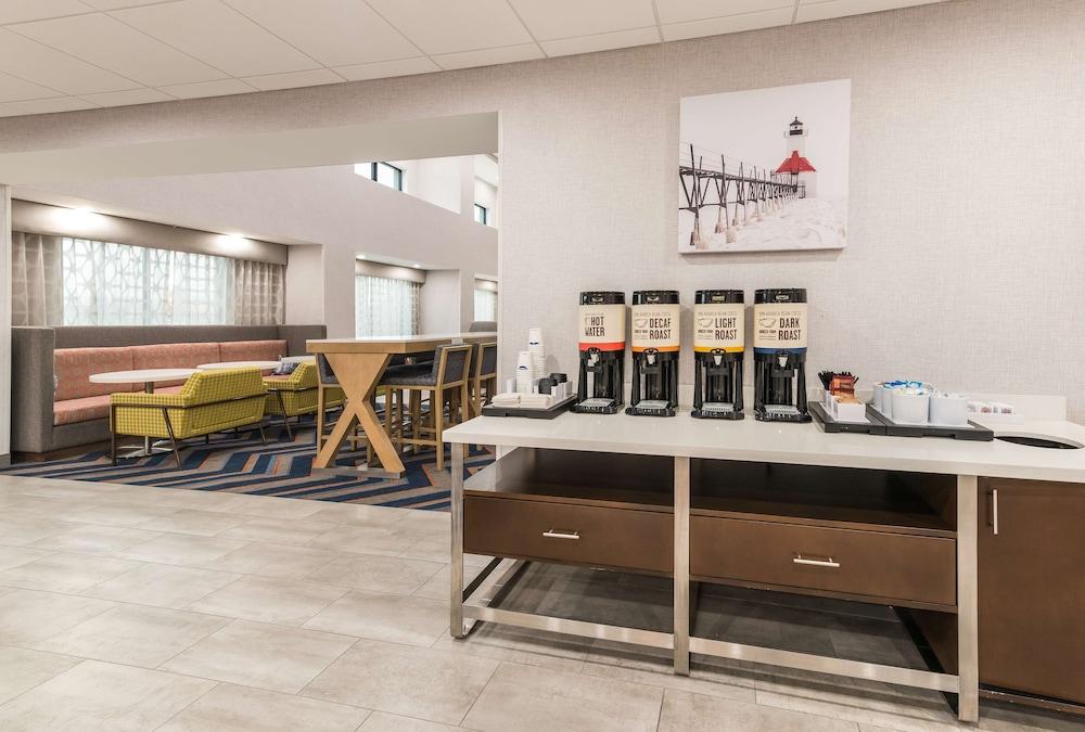 Hampton Inn & Suites Benton Harbor photo 35