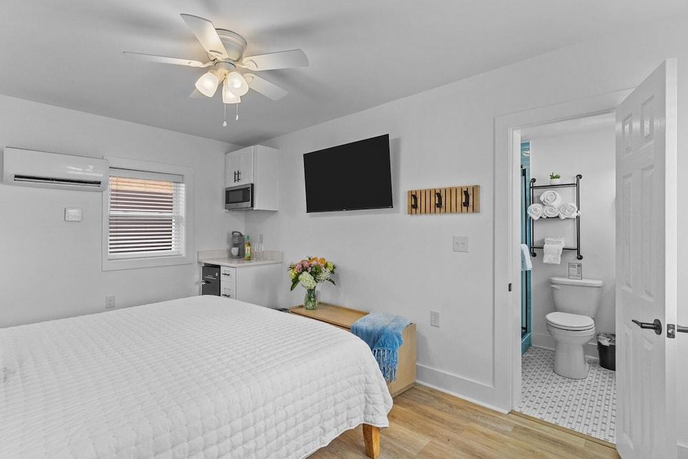 The Beach House Motel & Suites photo 28