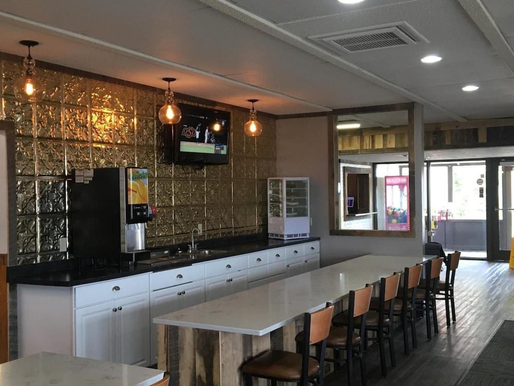 Sunlac Inn photo 23