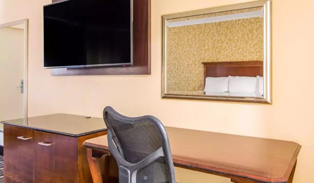 Quality Inn Toccoa photo 25