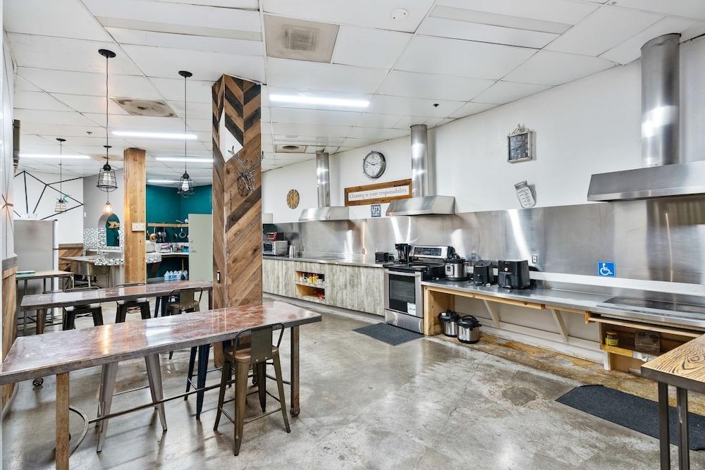 Little Italy Inn - Limited Service Apart Hotel photo 21