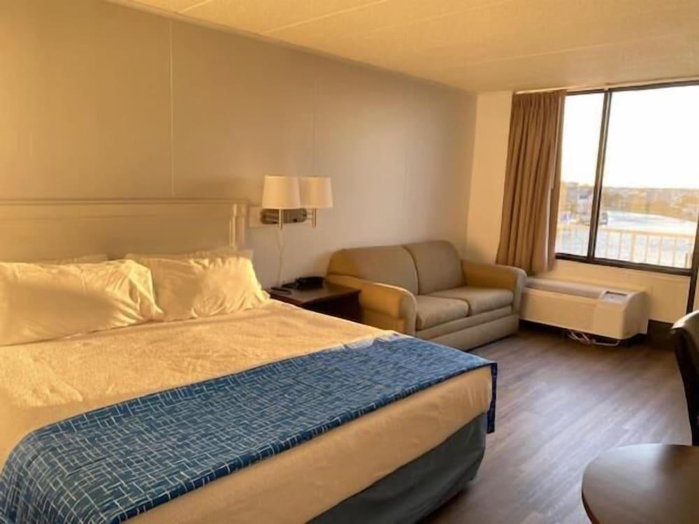 Fenwick Islander Motel photo 10