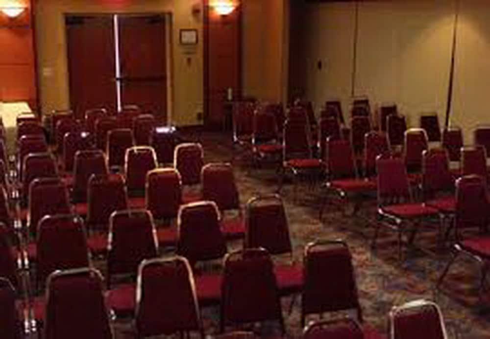 Newburgh Inn photo 14