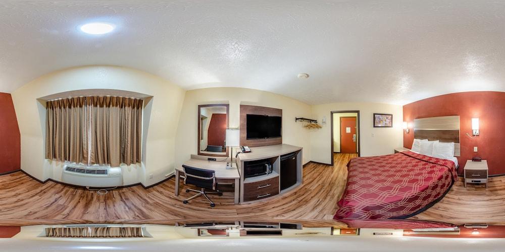 Econo Lodge Worthington - Columbus North photo 11