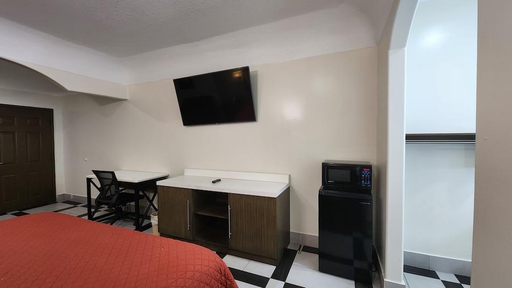 Scottish Inns & Suites Sam Houston Pkwy photo 18