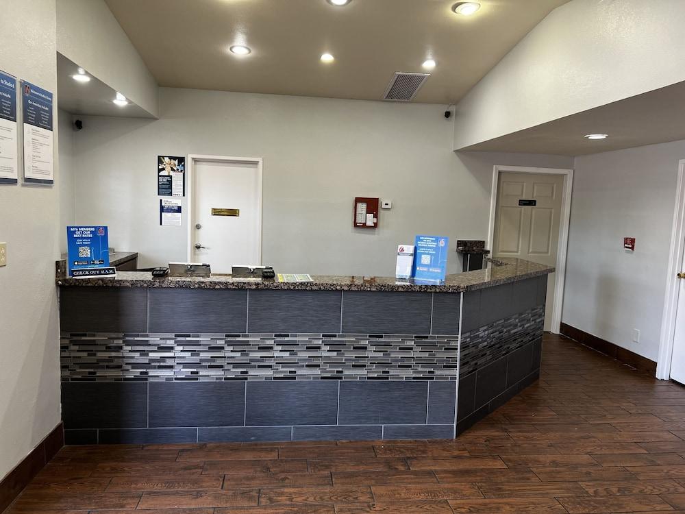 Days Inn & Suites by Wyndham Flagstaff Near University photo 5