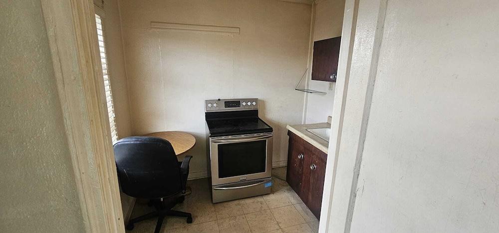 Gulfway Motel By OYO Near Airport I 37 photo 15