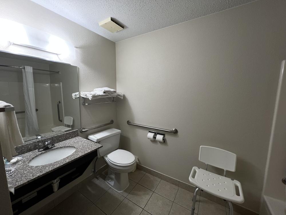 Quality Inn Mitchell I-90 photo 31