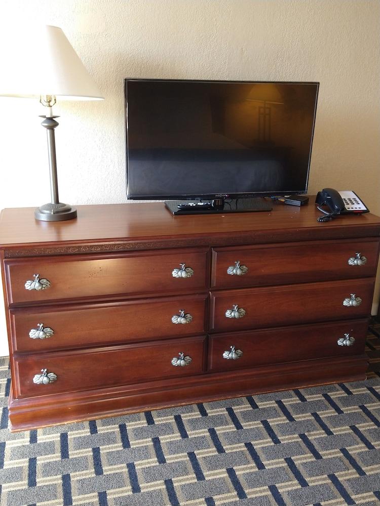 Grand View Plaza Inn & Suites photo 53