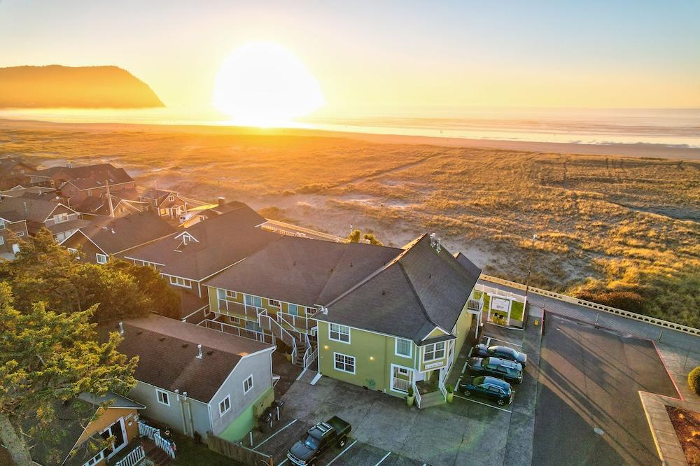 Inn of the Four Winds Oceanfront Seaside photo 19