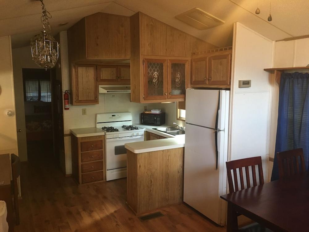 Smoky View Cottages & RV Resorts photo 28