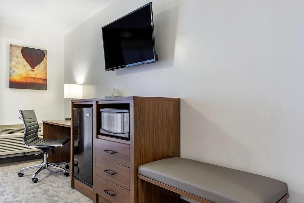 Best Western Plus Lake Front Hotel photo 6